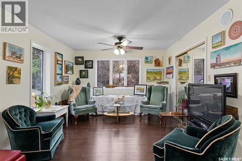 202-206 Elizabeth Avenue, Manitou Beach, SK - Indoor Photo Showing Living Room