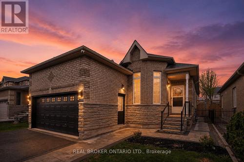 27 SPRUCE BOULEVARD  Halton Hills, ON L7J 2Y3