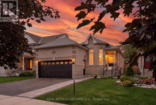 27 SPRUCE BOULEVARD  Halton Hills, ON L7J 2Y3