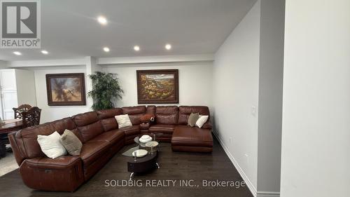 1265 Chee Chee Landing, Milton, ON - Indoor Photo Showing Living Room