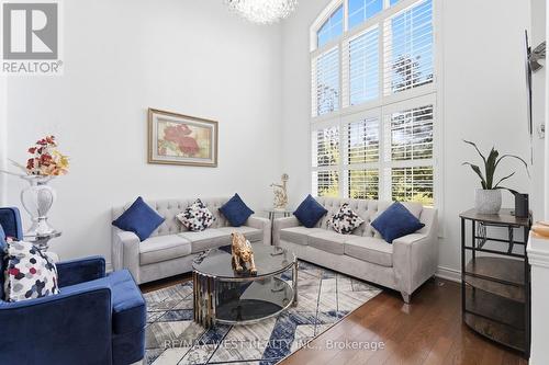 356 Robert Ferrie Drive, Kitchener, ON - Indoor Photo Showing Living Room