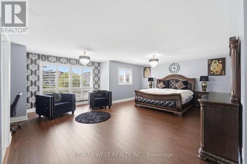 356 Robert Ferrie Drive, Kitchener, ON - Indoor Photo Showing Bedroom