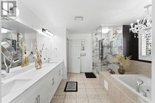 356 Robert Ferrie Drive, Kitchener, ON - Indoor Photo Showing Bathroom