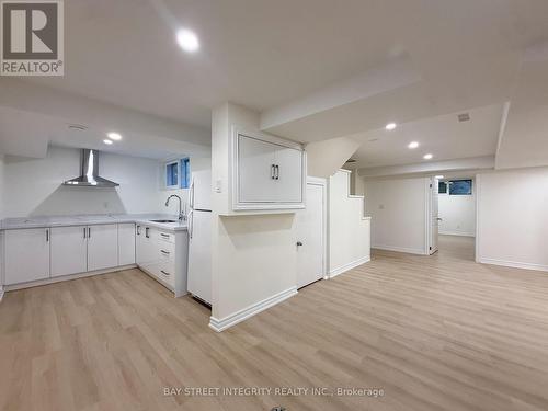 LOWER - 40 RIPPLETON ROAD , Toronto, Ontario M3B 1H6 2
