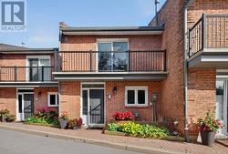 8 - 2136 OLD LAKESHORE ROAD  Burlington, ON L7R 1A3
