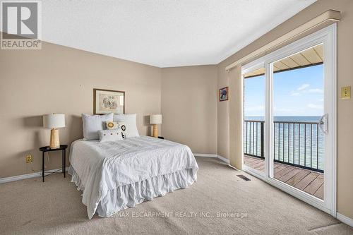 8 - 2136 Old Lakeshore Road, Burlington, ON - Indoor Photo Showing Bedroom