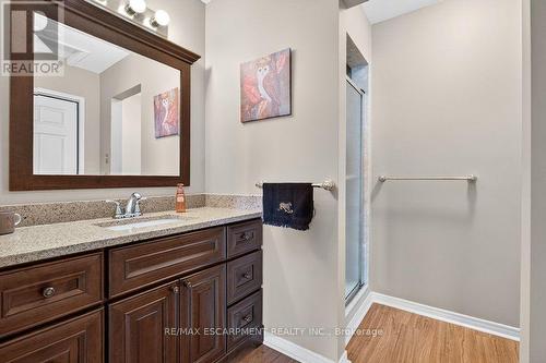 8 - 2136 Old Lakeshore Road, Burlington, ON - Indoor Photo Showing Bathroom