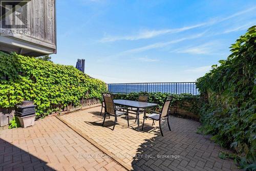 8 - 2136 Old Lakeshore Road, Burlington, ON - Outdoor