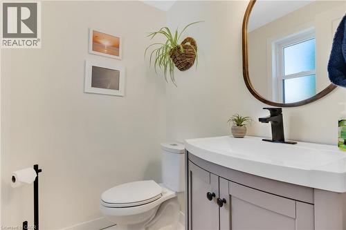 White wall paint - 311 Misty Crescent, Kitchener, ON - Indoor Photo Showing Bathroom