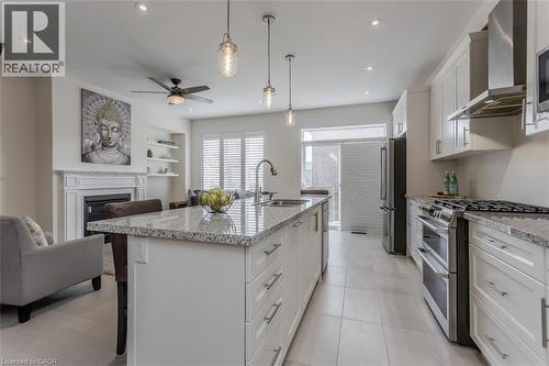 11 Cooley Grove, Hamilton, ON - Indoor Photo Showing Kitchen With Upgraded Kitchen