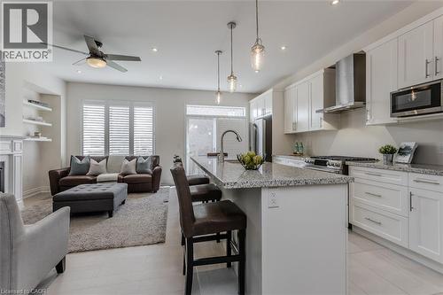 11 Cooley Grove, Hamilton, ON - Indoor Photo Showing Kitchen With Upgraded Kitchen