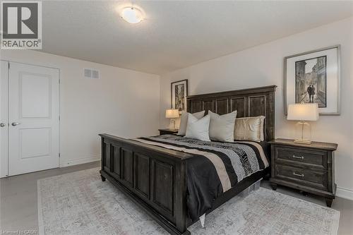 11 Cooley Grove, Hamilton, ON - Indoor Photo Showing Bedroom