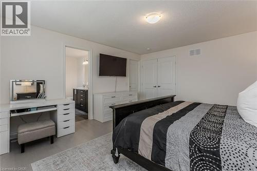 11 Cooley Grove, Hamilton, ON - Indoor Photo Showing Bedroom