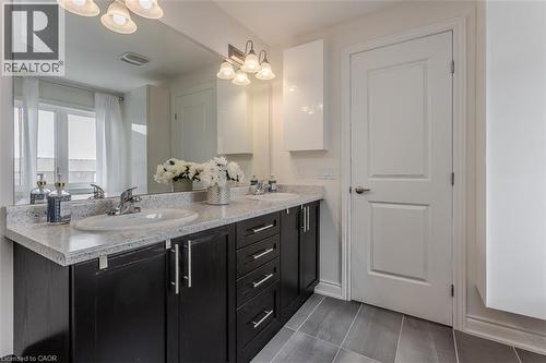 11 Cooley Grove, Hamilton, ON - Indoor Photo Showing Bathroom
