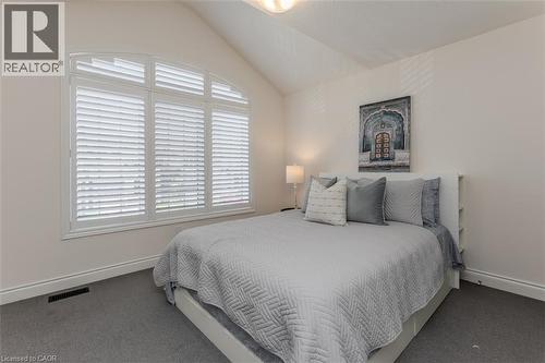 11 Cooley Grove, Hamilton, ON - Indoor Photo Showing Bedroom