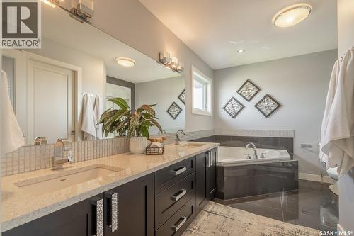 4311 Sandpiper Crescent E, Regina, SK - Indoor Photo Showing Bathroom