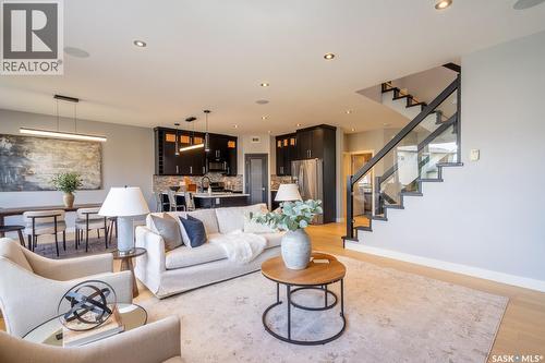 4311 Sandpiper Crescent E, Regina, SK - Indoor Photo Showing Living Room