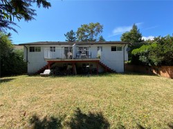 3995 Shelbourne St Saanich, BC V8N 3E1