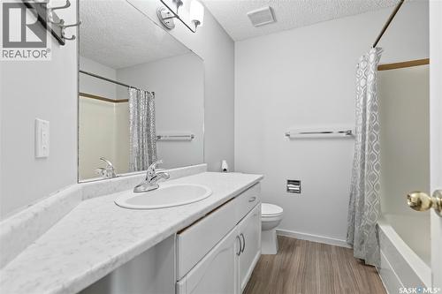 3802 Rae Street, Regina, SK - Indoor Photo Showing Bathroom