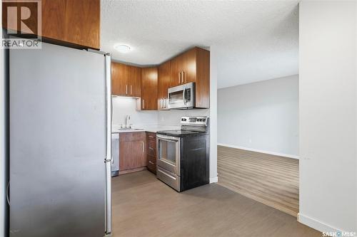 3802 Rae Street, Regina, SK - Indoor Photo Showing Kitchen