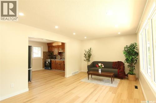 2910 Avonhurst Drive, Regina, SK - Indoor