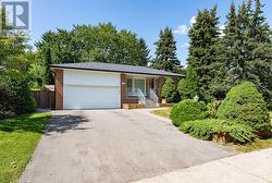132 COLLINGSBROOK BOULEVARD Toronto, ON M1W 1M7
