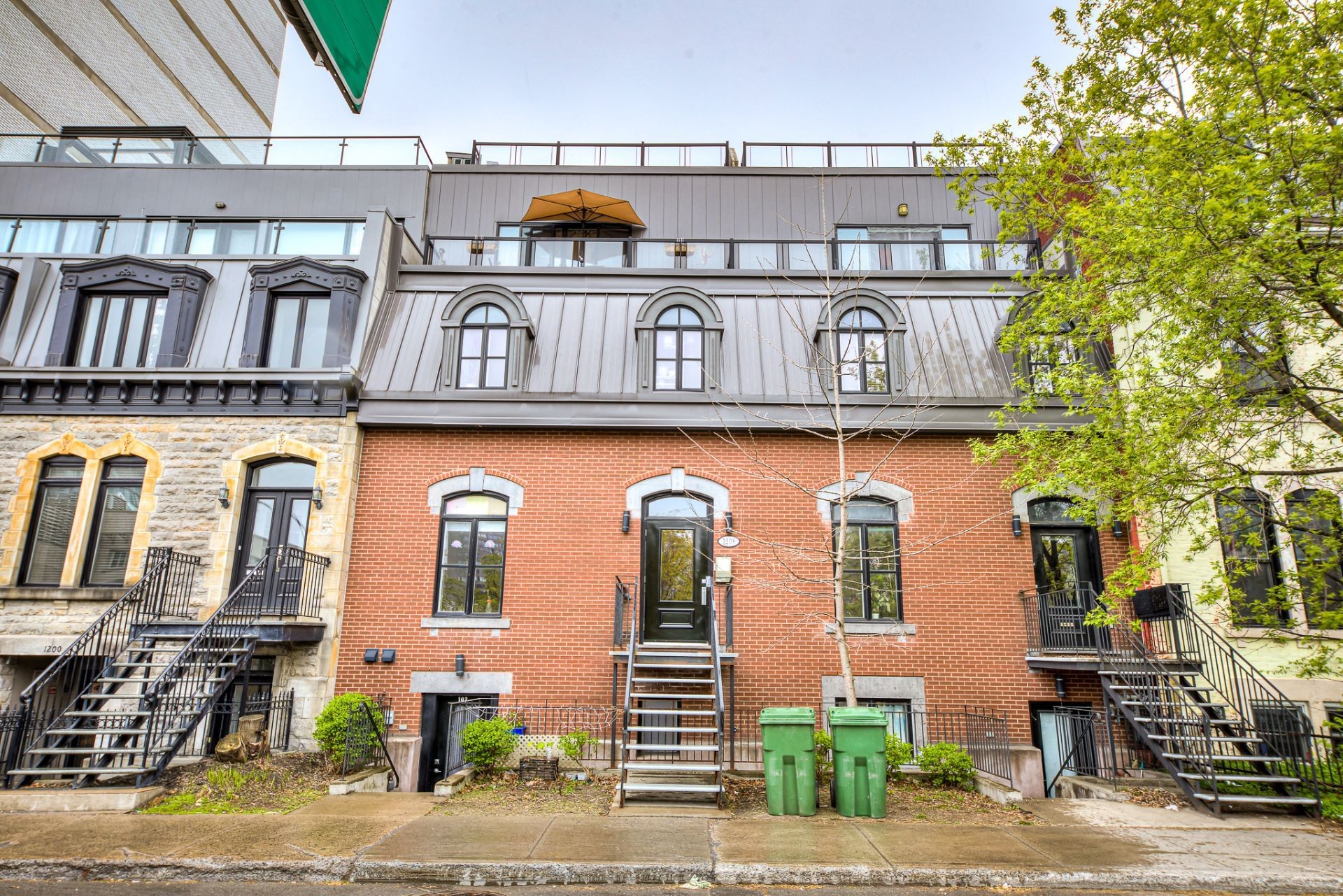 402 1208 Rue Du Fort — photo 1