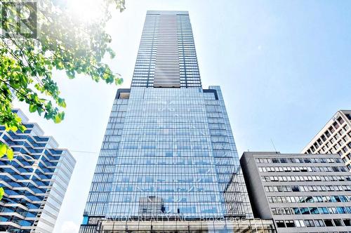 4711 - 488 UNIVERSITY AVENUE , Toronto, Ontario M5G 0C1 2
