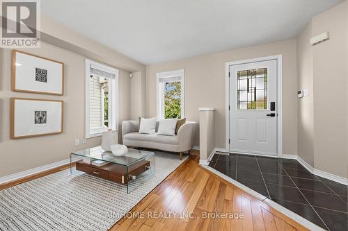 23 Bruce Creek Drive, Markham, ON - Indoor Photo Showing Living Room