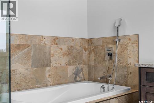 503 8Th Avenue E, Watrous, SK - Indoor Photo Showing Bathroom
