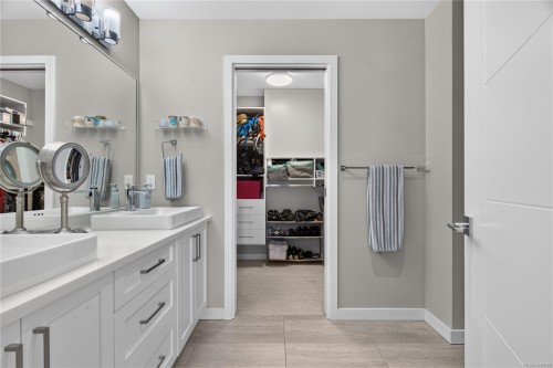 923 Randall Pl, Langford, BC 