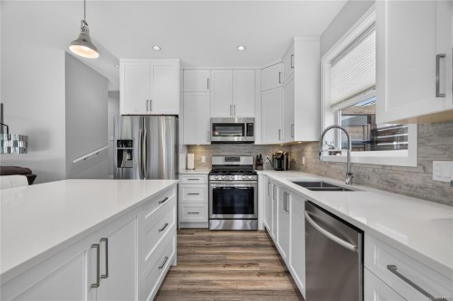 923 Randall Pl, Langford, BC 