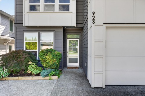 923 Randall Pl, Langford, BC 