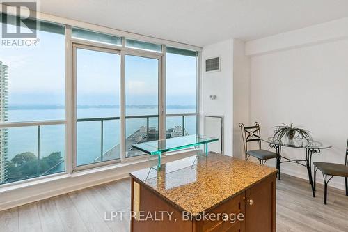 2604 - 208 QUEENS QUAY W , Toronto, Ontario M5J 2Y5 2