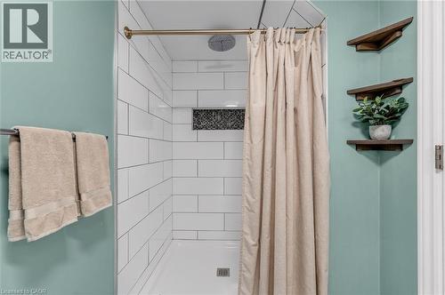 38 Tewksbury Crescent, London, ON - Indoor Photo Showing Bathroom