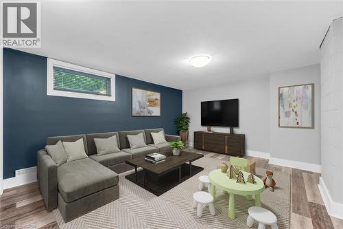 38 Tewksbury Crescent, London, ON - Indoor Photo Showing Living Room