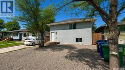 215 V AVENUE N  Saskatoon, SK S7L 3E5