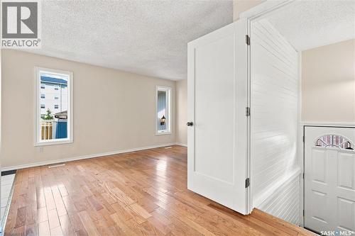986 Rowell Crescent N, Regina, SK - Indoor Photo Showing Other Room