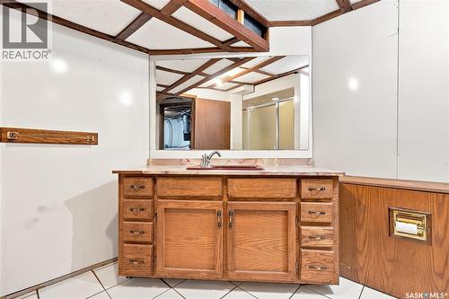 986 Rowell Crescent N, Regina, SK - Indoor Photo Showing Bathroom