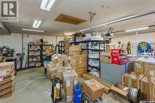 986 Rowell Crescent N, Regina, SK - Indoor Photo Showing Garage