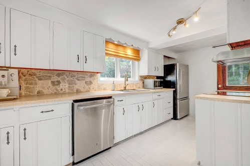 Kitchen - 55 Av. Chartier, Saint-Sauveur, QC - Indoor Photo Showing Kitchen With Double Sink