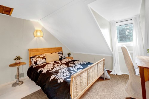 Bedroom - 55 Av. Chartier, Saint-Sauveur, QC - Indoor Photo Showing Bedroom