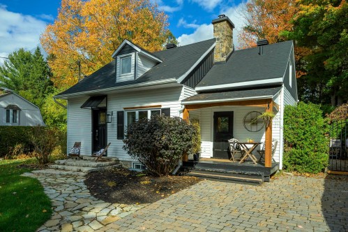 Front of Structure - 55 Av. Chartier, Saint-Sauveur, QC - Outdoor