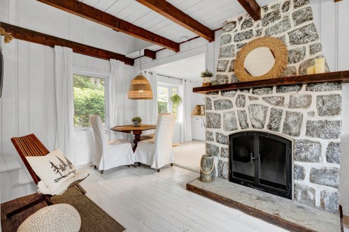 Living Room - 55 Av. Chartier, Saint-Sauveur, QC - Indoor With Fireplace