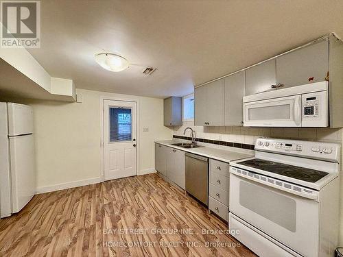 LOWER - 178 ROSEMOUNT AVENUE , Toronto, Ontario M6H 2M9 3