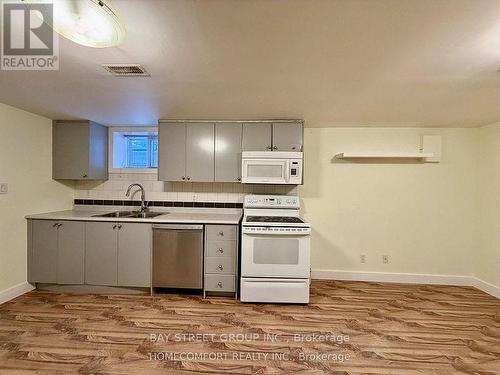 LOWER - 178 ROSEMOUNT AVENUE , Toronto, Ontario M6H 2M9 4