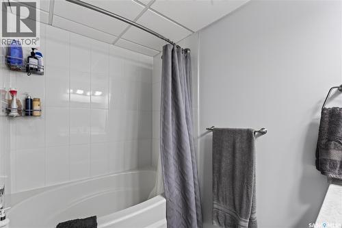 1329 Heidgerken Crescent, Humboldt, SK - Indoor Photo Showing Bathroom
