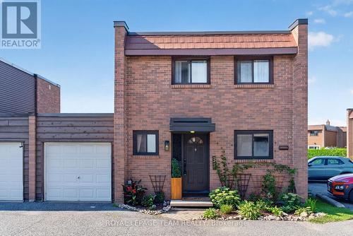 3 F ARNOLD DRIVE  Ottawa, ON K2H 6V6