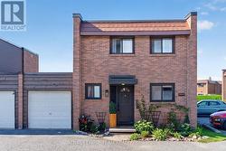 F - 3 ARNOLD DRIVE  Ottawa, ON K2H 6V6
