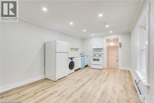 33 ALBION Street Unit# Upper #2 , Brantford, Ontario N3T 3L9